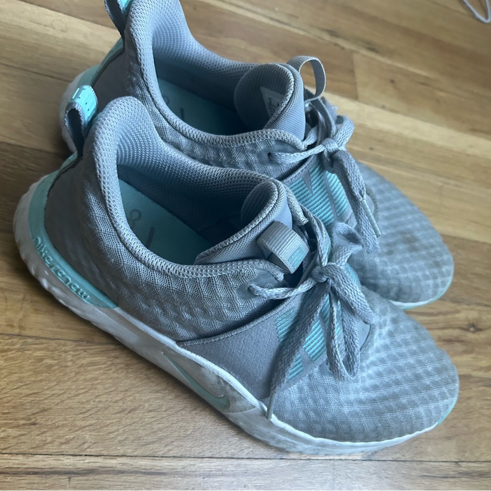 Nike Women’s Renew TR9 Training Shoes Sneakers DC1869-001 Gray Sz 8